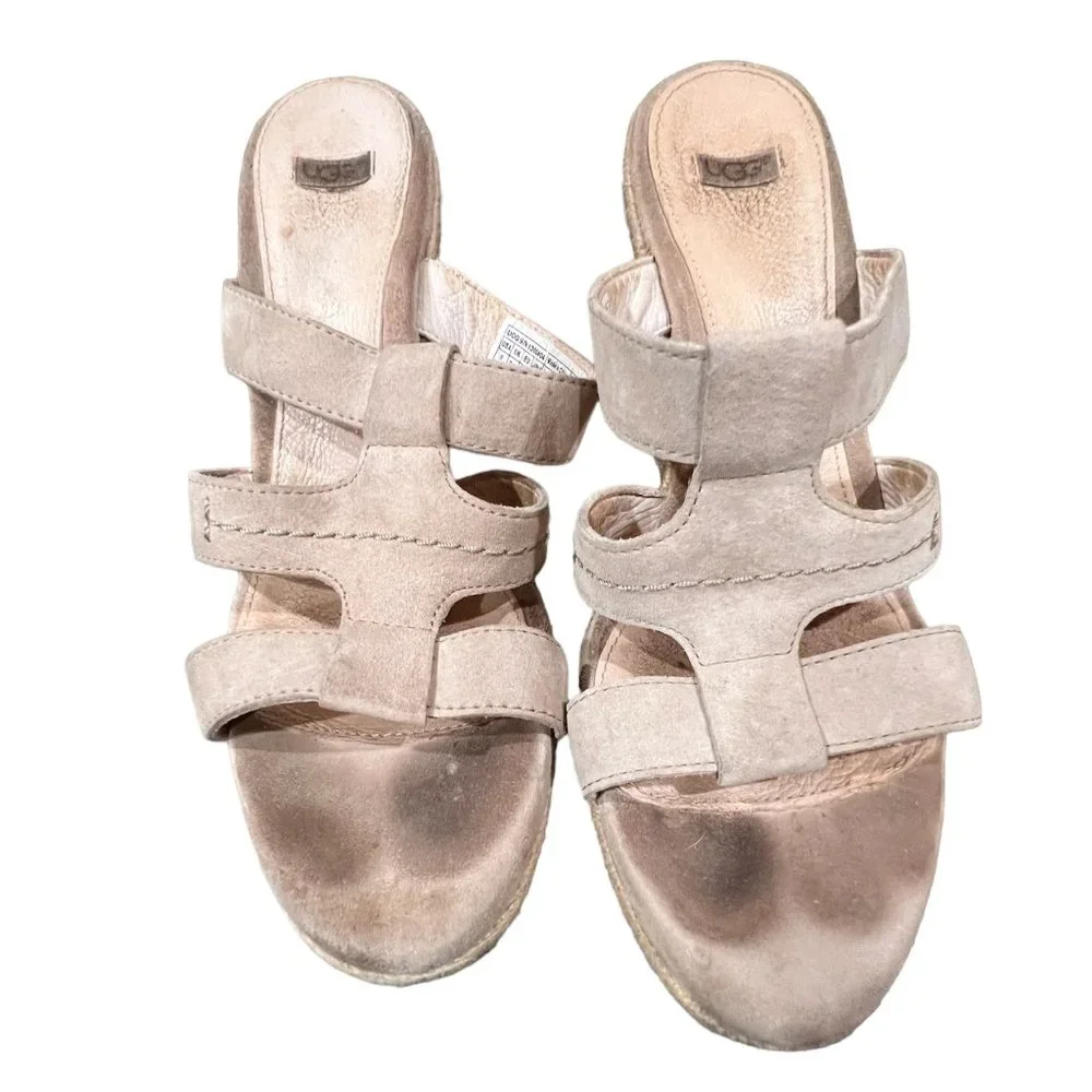 Ugg size 9 wedge slippers beige